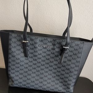 Michael Kors tote